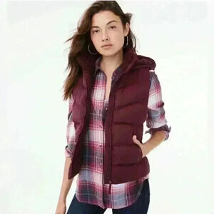 Aeropostale chevron quilted puffer vest with pockets size medium